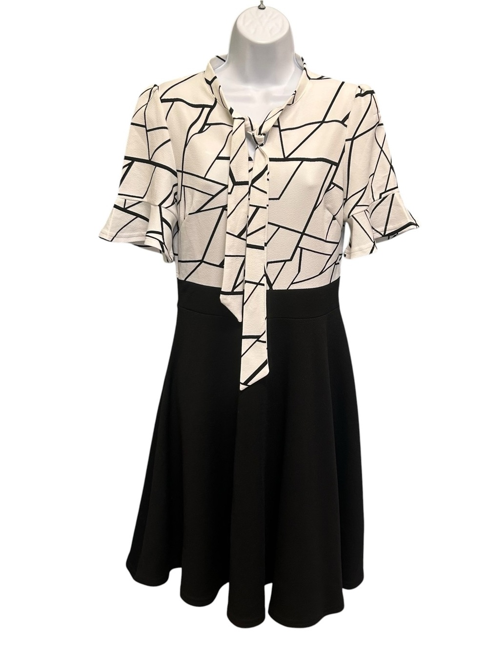 Ranphee Black & White Patterned Tie-Neck Dress - Size M